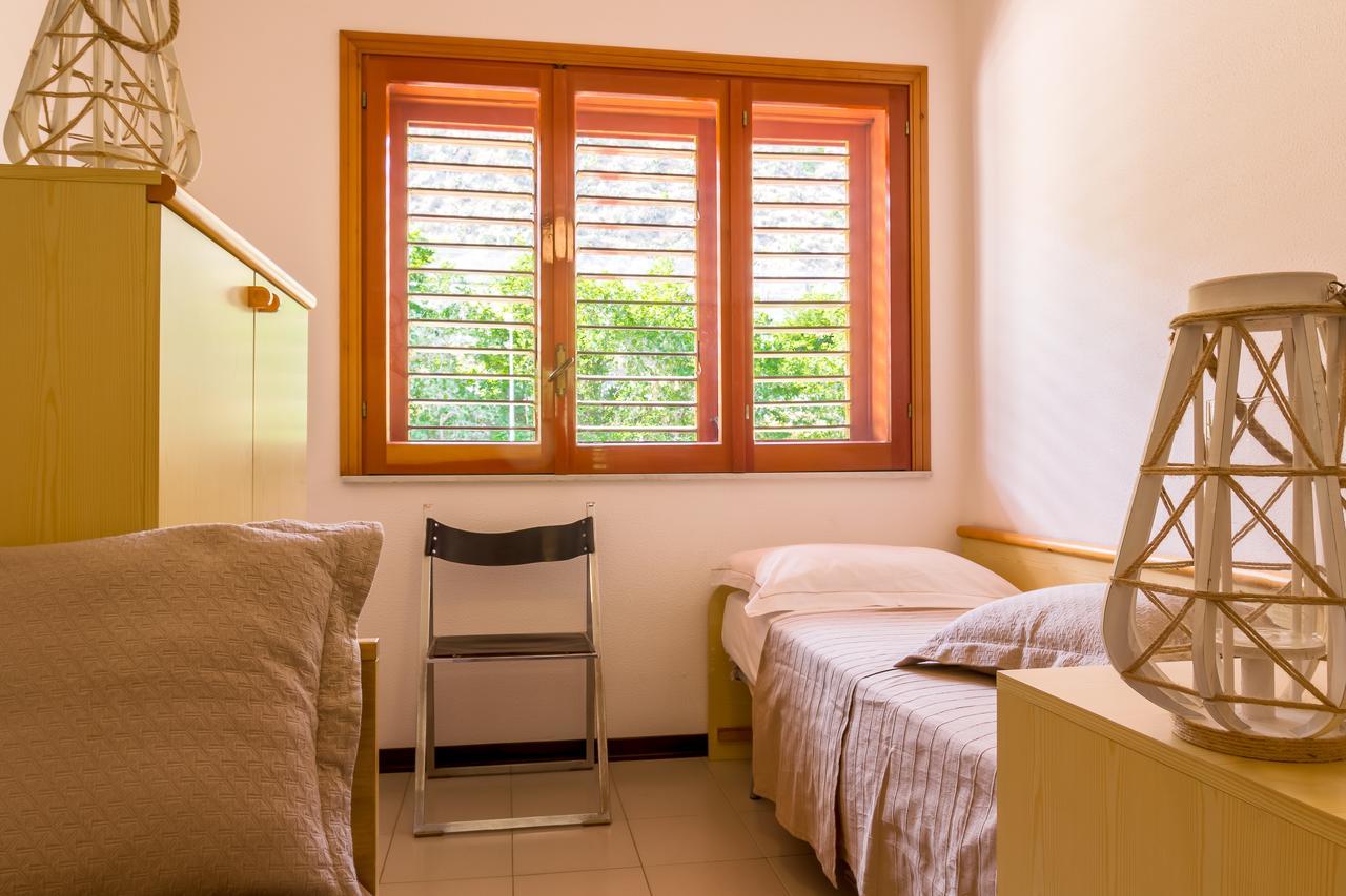 Blue Wood Apartment Letoianni Exterior foto